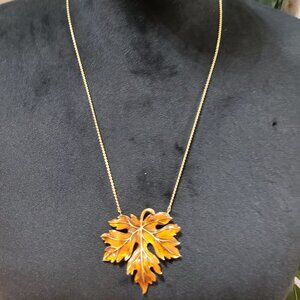 Womens Fashion Gold Tone Chain Big Brown Maple Leaf Pendant Necklace w/ Lobster